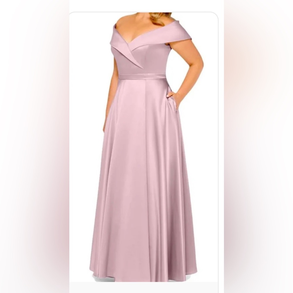 XSCAPE Womens Ballgown Off the Shoulder, with pockets. Mauve. New.